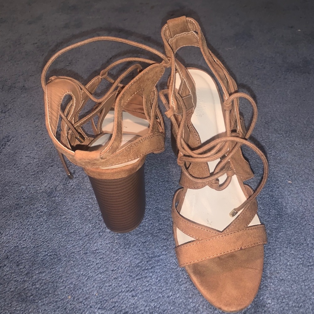 Heels - Picture 2 of 4